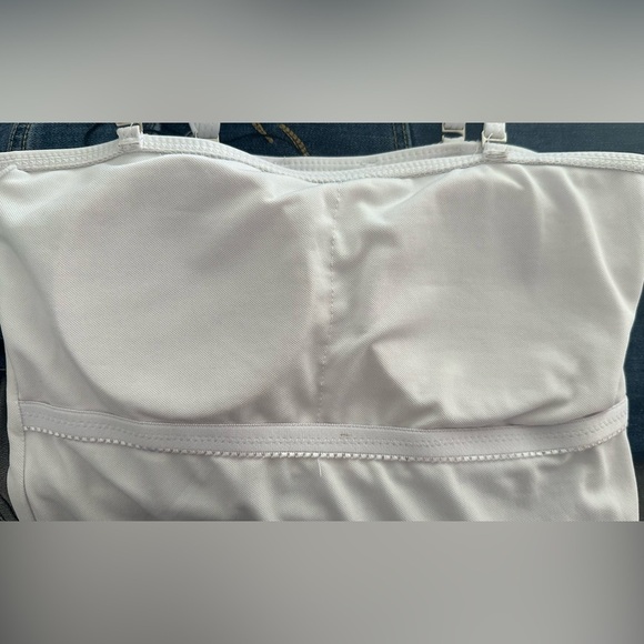 CHANEL Monochrome Graphic One Piece Swimsuit (887) - Picture 14 of 17